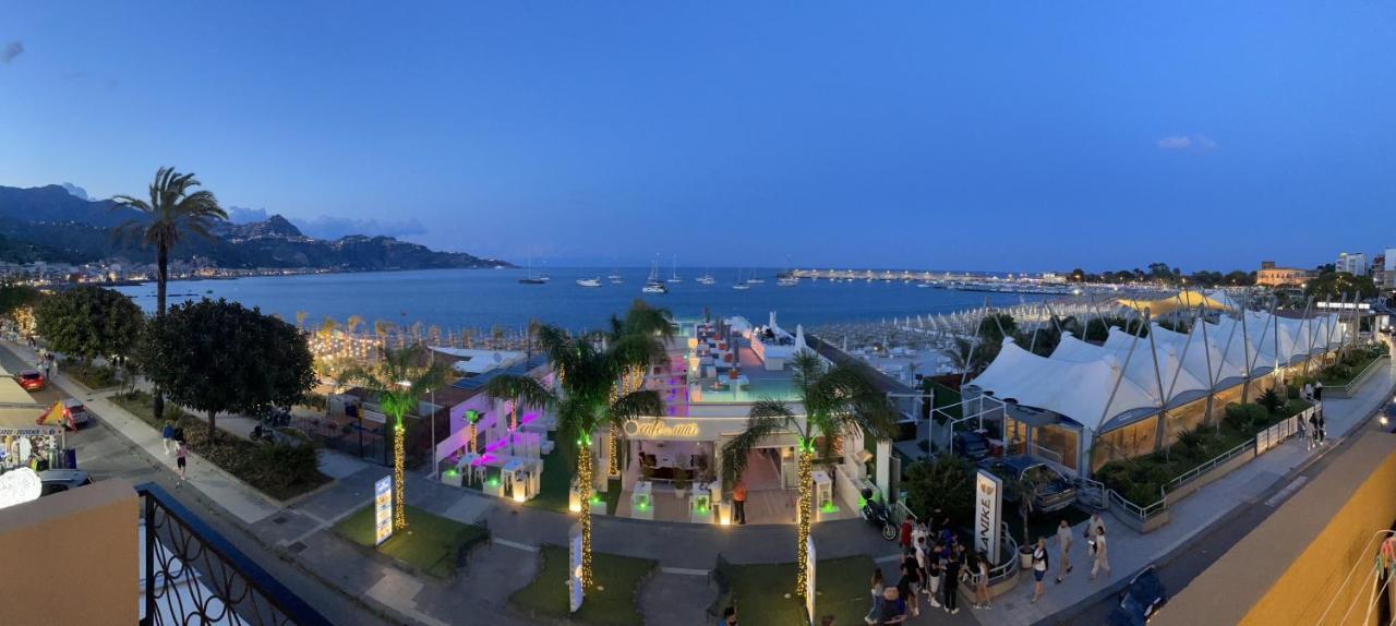 La Finestra Sul Mare Modern Apartment Giardini-Naxos Exterior foto